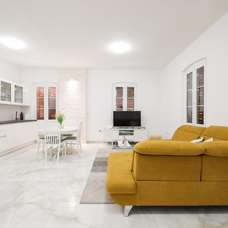 M&D Old Town Zadar Luxury Apartment ภายนอก รูปภาพ